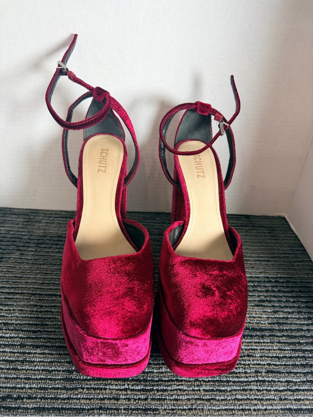 SCHUTZ Fuchsia Velvet Platform Block Heel Sandals - Picture 3 of 8